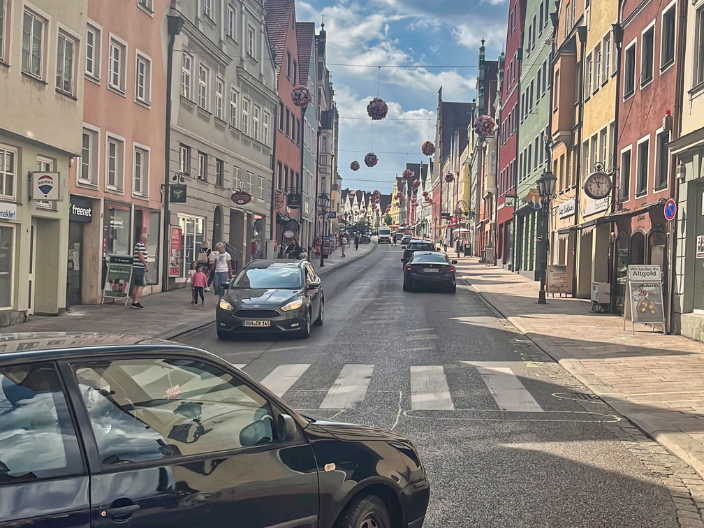 B8959805-26EE-4BBA-94F1-D1B25428F040